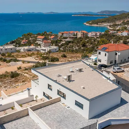 Rossa Zadarvillas